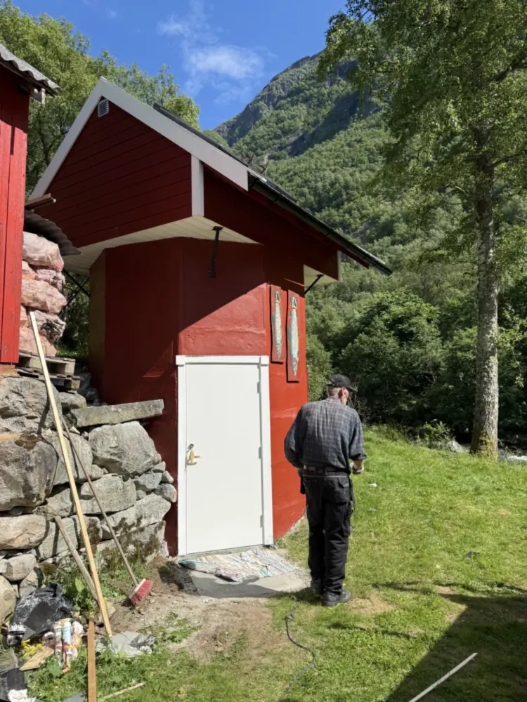 Inngangen til laksesuiten i den raude siloen